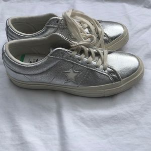 one star metallic leather low top